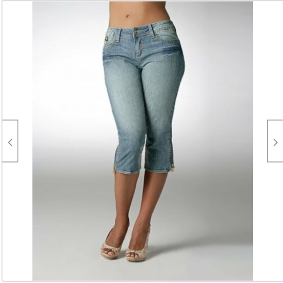 NEW Dereon Denim Crop Zipper LOGO Capri Jeans 5/6 - Picture 12 of 17